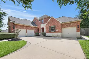 12303 N Austin Shore Dr, Cypress, TX 77433 - Photo 2