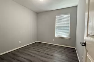 304 Dell Ct, Houston, TX 77009 - Photo 10