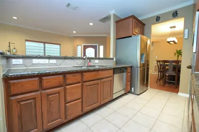1375 Ella Place, Houston, TX 77008 - Photo 10