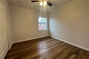 711 N Grimes St, Giddings, TX 78942 - Photo 10