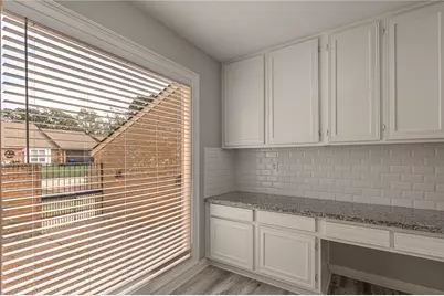 658 Cherry Hills, Huntsville, TX 77340 - Photo 18