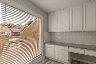 658 Cherry Hills, Huntsville, TX 77340 - Photo 18