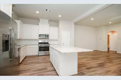 239 Biltmore Loop, Montgomery, TX 77316 - Photo 14