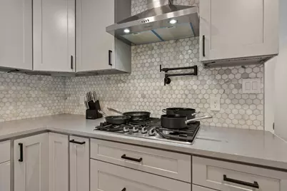 2402 Chimney Rock Road, Houston, TX 77056 - Photo 8