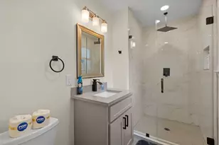 2402 Chimney Rock Rd, Houston, TX 77056 - Photo 26
