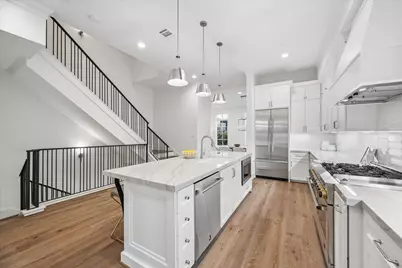 20 Crain Square Boulevard, Houston, TX 77025 - Photo 10