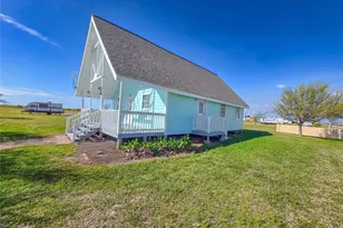 376 Haddock Dr, Palacios, TX 77465 - Photo 4
