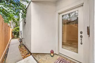 510 Jackson Hill St, Houston, TX 77007 - Photo 4