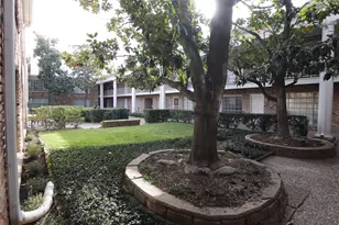 2101 Fountain View Dr, Houston, TX 77057 - Photo 16