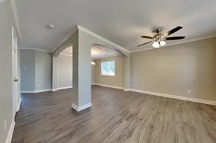 29439 Fox River Dr, Spring, TX 77386 - Photo 2