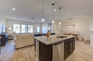 8203 Sugar Cane Ln, Rosharon, TX 77583 - Photo 6