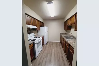 602 W Commons St, Refugio, TX 78377 - Photo 6