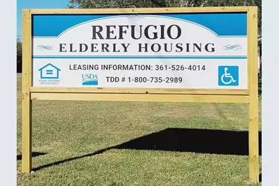 602 W Commons St, Refugio, TX 78377 - Photo 1