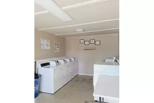 602 W Commons St, Refugio, TX 78377 - Photo 8