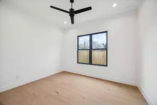 1811 Du Barry Ln, Houston, TX 77018 - Photo 22