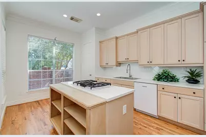 1931 Woodbury Street, Houston, TX 77030 - Photo 10