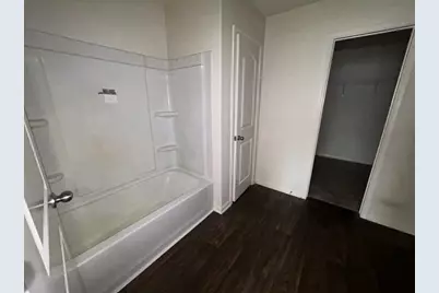 996 Lake View Circle W, Brookshire, TX 77423 - Photo 10