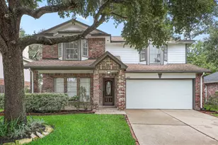 602 Oak Briar Dr, Kemah, TX 77565 - Photo 1