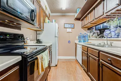 7313 Gulf Freeway #1011, Houston, TX 77017 - Photo 6