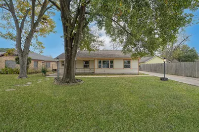 513 Barkley Street, Houston, TX 77022 - Photo 2