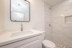 4726 Pease St, Houston, TX 77023 - Photo 38