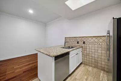 11711 Memorial Drive #515, Houston, TX 77024 - Photo 8