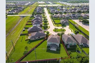 363 Century Oaks Lane, La Marque, TX 77568 - Photo 4