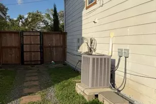 1308 Genova St, Houston, TX 77009 - Photo 14