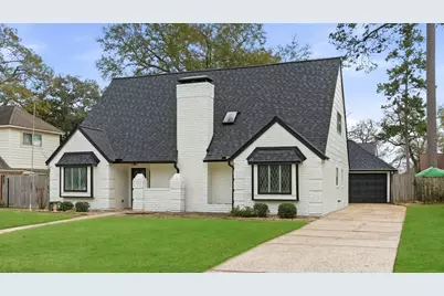 5 Devonshire Drive, Conroe, TX 77304 - Photo 2