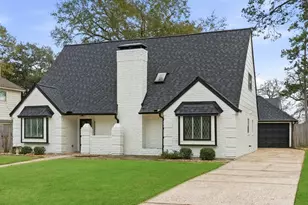 5 Devonshire Dr, Conroe, TX 77304 - Photo 2