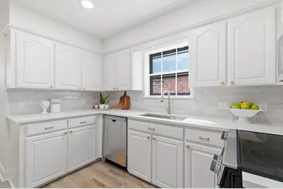 5 Devonshire Drive, Conroe, TX 77304 - Photo 8