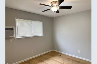 8010 Roswell Street #1, Houston, TX 77022 - Photo 10