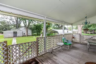 385 W Cora Lee St, Sour Lake, TX 77659 - Photo 30