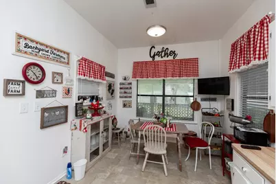 385 W Cora Lee Street, Sour Lake, TX 77659 - Photo 14