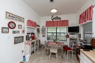 385 W Cora Lee St, Sour Lake, TX 77659 - Photo 14