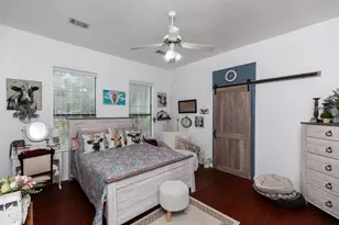 385 W Cora Lee St, Sour Lake, TX 77659 - Photo 22