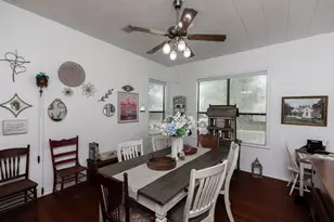 385 W Cora Lee St, Sour Lake, TX 77659 - Photo 10