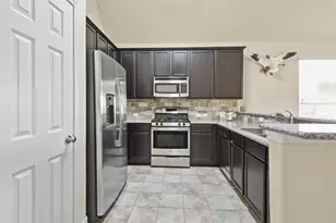 8319 Sweet Bay Cir, Baytown, TX 77523 - Photo 2