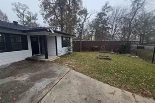 9254 Haddick St, Houston, TX 77028 - Photo 2