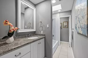 2212 Hopkins St, Houston, TX 77006 - Photo 16