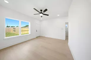 7415 Charlie St, Houston, TX 77088 - Photo 32