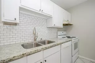 2750 Holly Hall St, Houston, TX 77054 - Photo 6