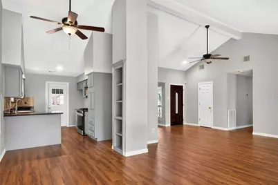 7823 Chasecreek Drive, Houston, TX 77489 - Photo 8