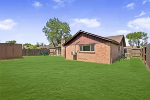 7823 Chasecreek Dr, Houston, TX 77489 - Photo 36