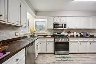 724 Aron St, Baytown, TX 77520 - Photo 10