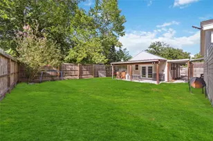 724 Aron St, Baytown, TX 77520 - Photo 22