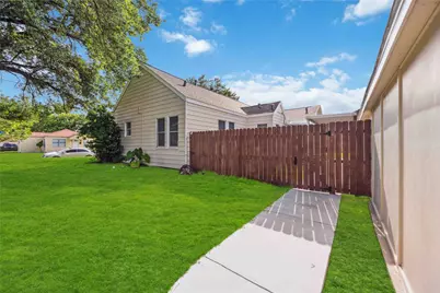 724 Aron Street, Baytown, TX 77520 - Photo 24