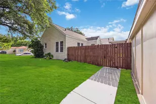 724 Aron St, Baytown, TX 77520 - Photo 24