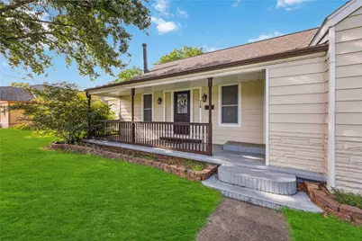 724 Aron Street, Baytown, TX 77520 - Photo 2