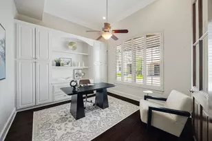 33 N Creekside Ct, Houston, TX 77055 - Photo 4